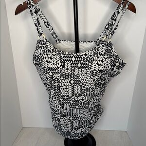Croft & Barrow Black and White Patterned Swim Top